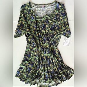 Lularoe Perfect Tee - Size Large